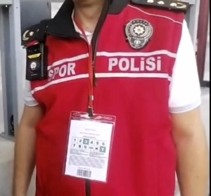 elazigda-spor-guvenligi-icin-yaka-kamerasi-uygulamasi-baslatildi-iXzTl93b.jpg