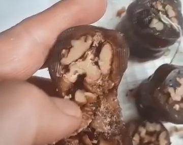 Elazığ'da Vatandaşın Aldığı Orcikten Böcek Çıktı: Şaşkınlık Yaratan Olay Elazığ’da Vatandaşın Aldığı Orcikten Böcek Çıktı: Şaşkınlık Yaratan Olay