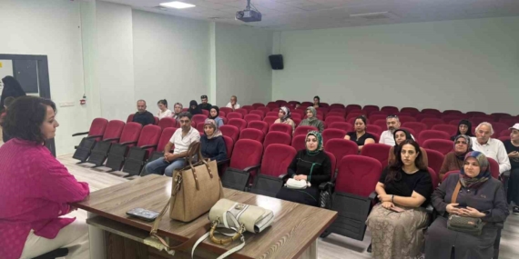 Elazığ'da Velilerin Katıldığı Özel Tanışma Toplantısı Düzenlendi Elazığ’da Velilerin Katıldığı Özel Tanışma Toplantısı Düzenlendi