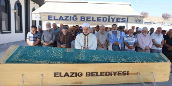 Elazığ'da Yarım Saatlik Arayla 2 Araba Kazası Geçiren Adam Hayatını Kaybetti Elazığ’da Yarım Saatlik Arayla 2 Araba Kazası Geçiren Adam Hayatını Kaybetti