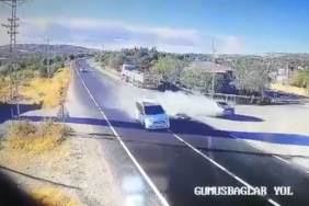 elazigda-yasanan-trafik-kazasi-guvenlik-kamerasina-yansidi-sok-edici-anlar-U5rTtNfI.jpg