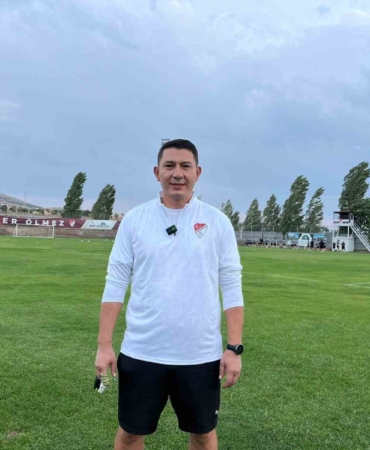 elazigspor-teknik-direktoru-gul-sampiyonluk-icin-sansimizi-zorluyoruz-hgQ4YfEI.jpg