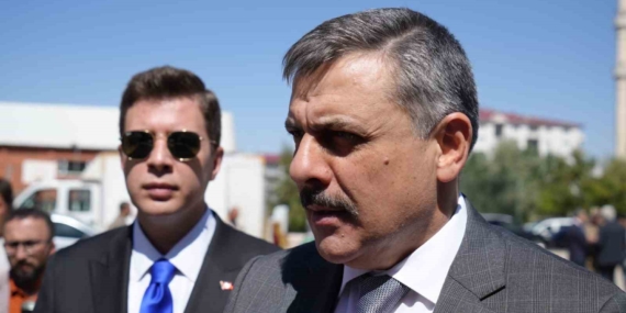 Erzurum Valisi Çiftçi: "Göçükte iki çocuk hayatını kaybetti, annenin durumu kritik" Erzurum Valisi Çiftçi: “Göçükte iki çocuk hayatını kaybetti, annenin durumu kritik”