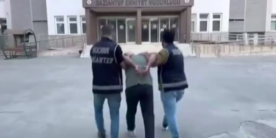 Gaziantep'te 13 Tabanca Ele Geçirildi, 1 Kişi Gözaltına Alındı Gaziantep’te 13 Tabanca Ele Geçirildi, 1 Kişi Gözaltına Alındı