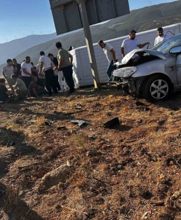 gaziantepte-otomobil-ve-minibus-carpisti-5-kisi-yaralandi-CKfVgg3r.jpg