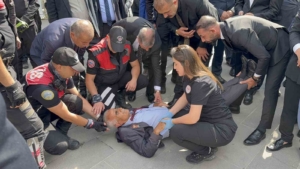 gaziler-gunu-toreninde-fenalasan-gazinin-hastaneye-kaldirilmasi-jOqjm5H7.jpg