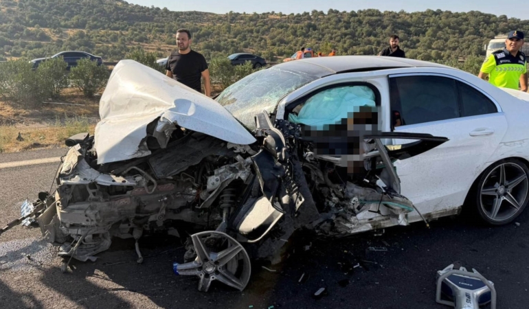 genc-avukatin-feci-kazasi-tir-ile-carpisma-sonucu-hayatini-kaybetti-bvVMZqym.jpg