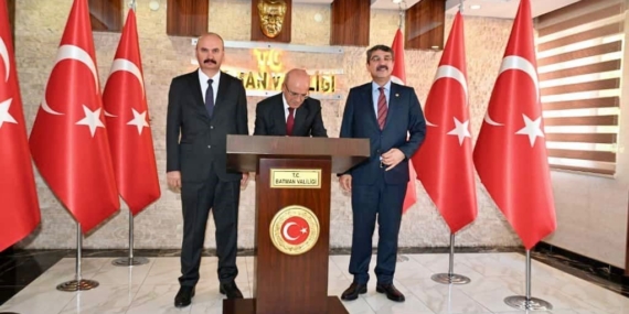 Hazine ve Maliye Bakanı Şimşek, Batman’da Ekonomik Gelişmeleri Değerlendirdi Hazine ve Maliye Bakanı Şimşek, Batman’da Ekonomik Gelişmeleri Değerlendirdi
