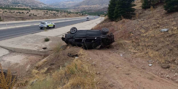 Hekimhan'da Otomobil Drenaj Kanalına Düşerek Yaralandı: 1 Kişi Hastaneye kaldırıldı Hekimhan’da Otomobil Drenaj Kanalına Düşerek Yaralandı: 1 Kişi Hastaneye kaldırıldı