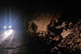 İspir Güllübağ Tüneli: Karanlık Tehlikeleriyle Kazalara Sebep Oluyor ispir-gullubag-tuneli-karanlik-tehlikeleriyle-kazalara-sebep-oluyor-MOMamNFB.jpg