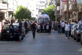 İzmir'de Polis Karakoluna Yapılan Saldırıda 2 Polis Şehit Oldu, 1 Polis Ağır Yaralandı izmirde-polis-karakoluna-yapilan-saldirida-2-polis-sehit-oldu-1-polis-agir-yaralandi-G9CSebMa.jpg
