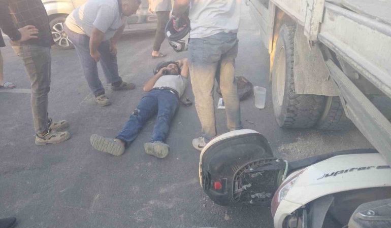 kamyon-motosiklet-carpismasi-yarali-surucu-hastaneye-kaldirildi-ZjXsbsB6.jpg