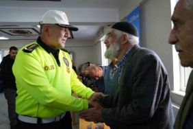 karaburunda-huzurun-adresi-toplanti-duzenleniyor-92D1Gwn2.jpg
