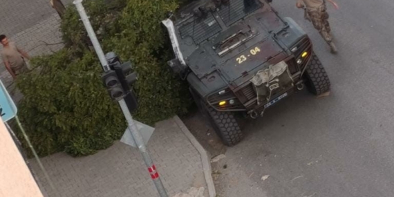 Kovancılarda Şiddetli Rüzgar Ağaç Dallarını Kırdı Kovancılarda Şiddetli Rüzgar Ağaç Dallarını Kırdı