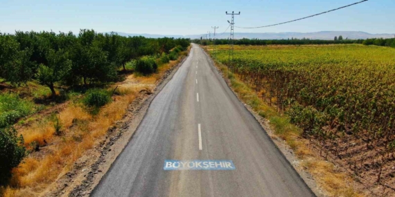 Malatya Büyükşehir Belediyesinden İlçelere Yoğun Yol ve Asfalt Çalışmaları Malatya Büyükşehir Belediyesinden İlçelere Yoğun Yol ve Asfalt Çalışmaları