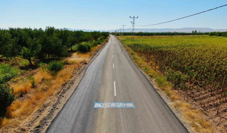 malatya-buyuksehir-belediyesinden-ilcelere-yogun-yol-ve-asfalt-calismalari-676f7yUr.jpg
