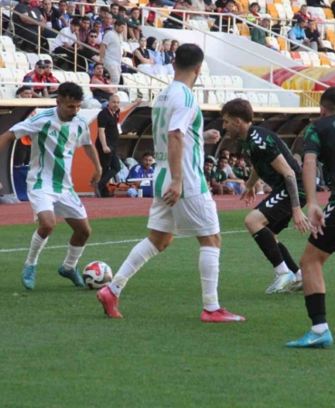 malatya-yesilyurtsporun-beraberlik-mucadelesi-aGbIX3Db.jpg