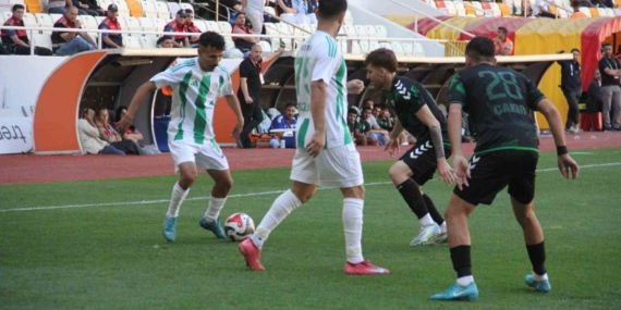Malatya Yeşilyurtspor'un Beraberlik Mücadelesi Malatya Yeşilyurtspor’un Beraberlik Mücadelesi