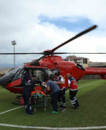 malatyada-72-yasindaki-hasta-icin-ambulans-helikopter-havalandi-M9VjQmvH.jpg