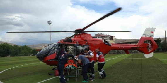 Malatya'da 72 Yaşındaki Hasta İçin Ambulans Helikopter Havalandı Malatya’da 72 Yaşındaki Hasta İçin Ambulans Helikopter Havalandı