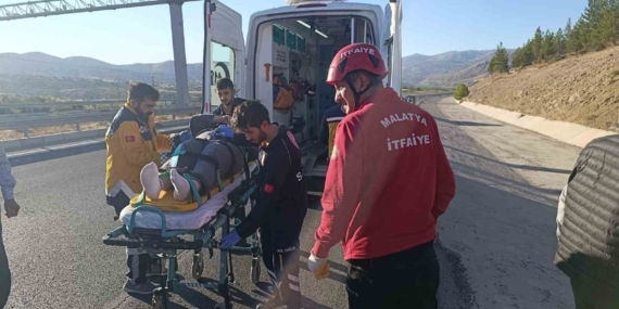 Malatya'da İki Ayrı Kaza: 4 Kişi Yaralandı! Malatya’da İki Ayrı Kaza: 4 Kişi Yaralandı!