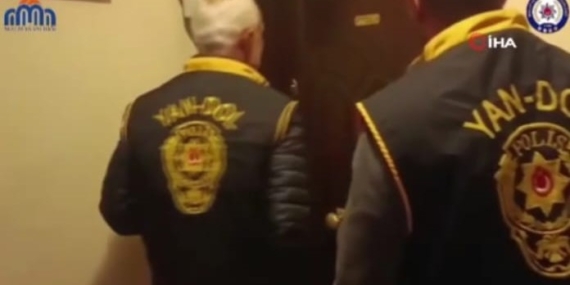Malatya'da Üfürükçülüğe Geçit Yok: 6 Kişi Tutuklandı Malatya’da Üfürükçülüğe Geçit Yok: 6 Kişi Tutuklandı