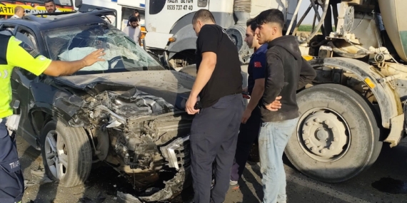 Mardin'de Feci Zincirleme Trafik Kazası: 7 Kişi Yaralandı Mardin’de Feci Zincirleme Trafik Kazası: 7 Kişi Yaralandı