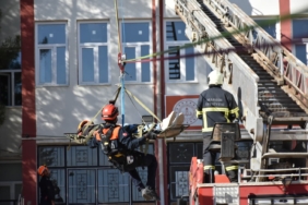 Mardin'de Gerçekleştirilen Unutulmaz Deprem Tatbikatı mardinde-gerceklestirilen-unutulmaz-deprem-tatbikati-ffOZHVGa.jpg