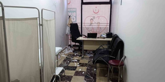Mardin'deki Aile Hekimine Darp Anı Güvenlik Kamerasında Görüntülendi Mardin’deki Aile Hekimine Darp Anı Güvenlik Kamerasında Görüntülendi