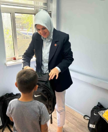 muhtar-ogrencilere-kirtasiye-destegi-sagladi-lffZMjea.jpg