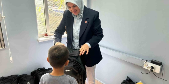 Muhtar, Öğrencilere Kırtasiye Desteği Sağladı Muhtar, Öğrencilere Kırtasiye Desteği Sağladı