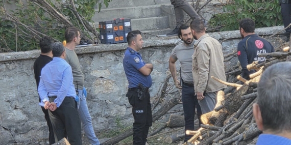 Muş Otoparkında Gizemli Erkek Cesedi Keşfi Muş Otoparkında Gizemli Erkek Cesedi Keşfi