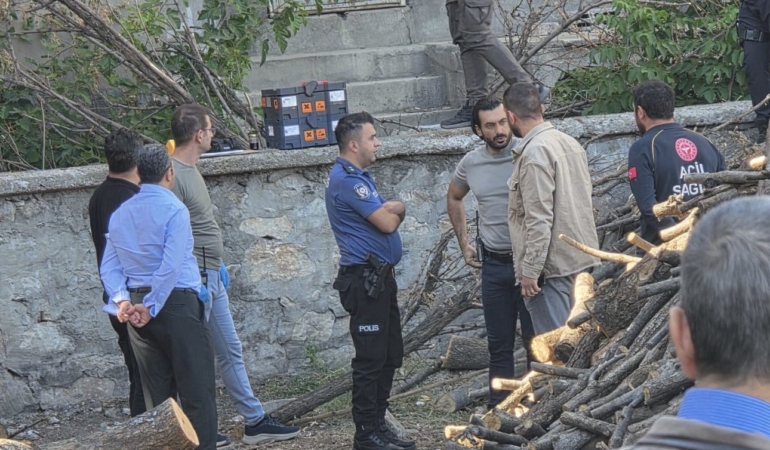 mus-otoparkinda-gizemli-erkek-cesedi-kesfi-7zNZulzg.jpg