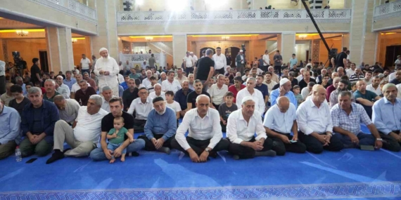 Muş’ta Mevlit Kandili Coşkuluyla Dualarla Kutlandı Muş’ta Mevlit Kandili Coşkuluyla Dualarla Kutlandı