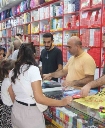 okul-alisverisi-icin-kirtasiyelerde-yogunluk-artiyor-JSRFHptH.jpg