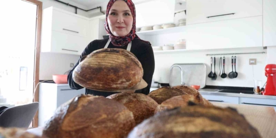 Pandemide Anne Olmanın Terapi Yanı: Hamurla Geçen Zorlu Süreç Pandemide Anne Olmanın Terapi Yanı: Hamurla Geçen Zorlu Süreç
