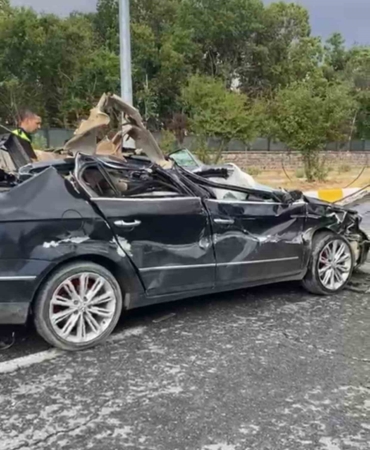 patnosta-koyun-yuklu-tirin-otomobile-carpmasi-kaza-ani-ve-detaylar-g2JFZn33.jpg