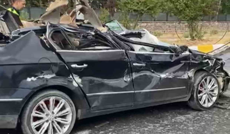 patnosta-koyun-yuklu-tirin-otomobile-carpmasi-kaza-ani-ve-detaylar-g2JFZn33.jpg