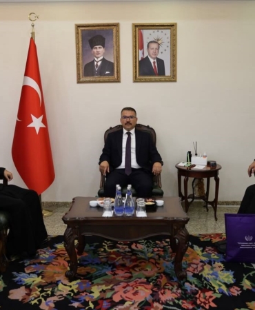 patrigin-ziyareti-oncesi-cift-basli-kartal-figurlu-tablo-neden-asilmadi-t53IpRiA.jpg