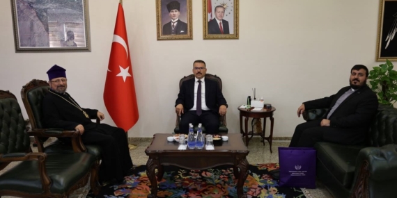 Patriğin Ziyareti Öncesi Çift Başlı Kartal Figürlü Tablo Neden Asılmadı? Patriğin Ziyareti Öncesi Çift Başlı Kartal Figürlü Tablo Neden Asılmadı?