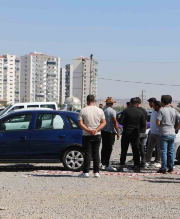 sifir-fiyata-satilmaya-calisan-2-el-araclar-neden-elden-cikamiyor-rCbU8tUT.jpg