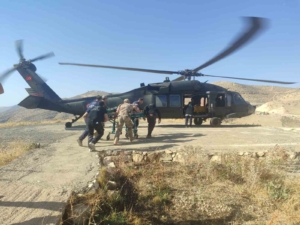 siirtte-jandarma-helikopteri-ile-yarali-vatandas-hastaneye-ulastirildi-kV1t7JUt.jpg