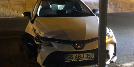 Siirt'te Kontrolden Çıkan Araç Elektrik Direğine Çarptı: Faciadan Dönüldü! Siirt’te Kontrolden Çıkan Araç Elektrik Direğine Çarptı: Faciadan Dönüldü!