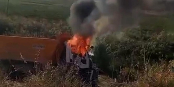 Takla Atan Kamyonun Sürücüsü Alevler İçinde Hayatını Kaybetti Takla Atan Kamyonun Sürücüsü Alevler İçinde Hayatını Kaybetti