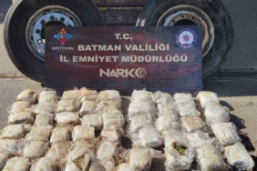 tirin-tekerinde-27-kilo-skunk-yakalandi-uyusturucu-operasyonu-mEu8vJwx.jpg