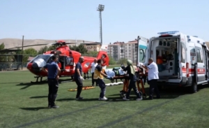 traktorden-dusen-kisi-ambulans-helikopterle-hastaneye-ugurlandi-ynrxTE3X.jpg