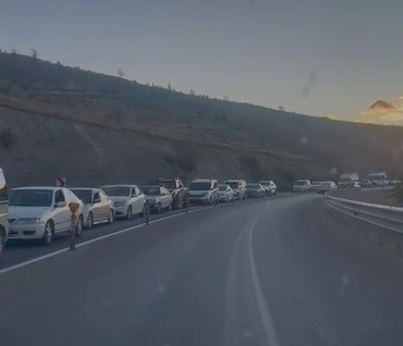 tuncelide-feribot-seferleri-durduruldu-3-kilometrelik-arac-kuyrugu-olustu-6taFZCPQ.jpg