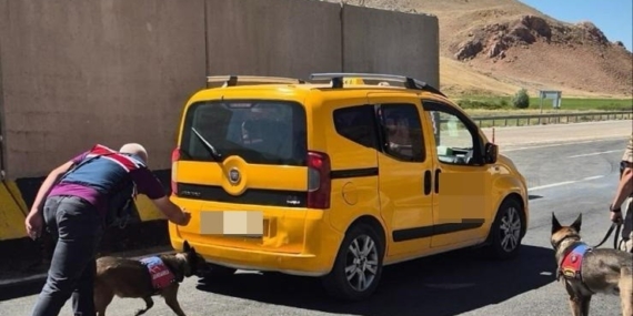 Van'da Farklı Suçlardan 17 Kişi Tutuklandı: Şaşırtan Gelişmeler Van’da Farklı Suçlardan 17 Kişi Tutuklandı: Şaşırtan Gelişmeler