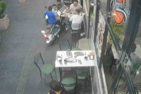 yemek-yerken-elektrikli-bisikletin-surukleyici-anlari-H2jBP219.jpg