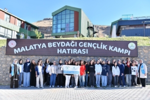 yesilyurt-kent-konseyinin-gencler-icin-duzenledigi-ozgun-kamp-etkinligi-aqWdw4yJ.jpg
